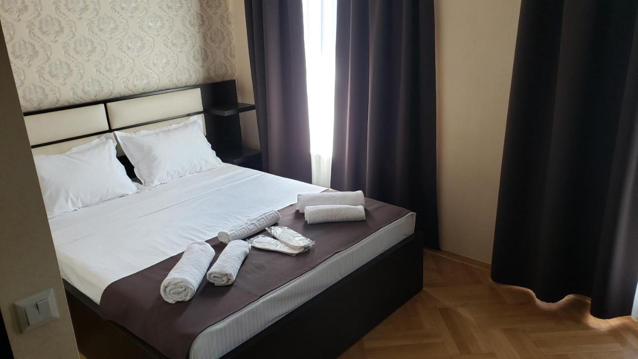 Family Guest House Tbilisi Esterno foto