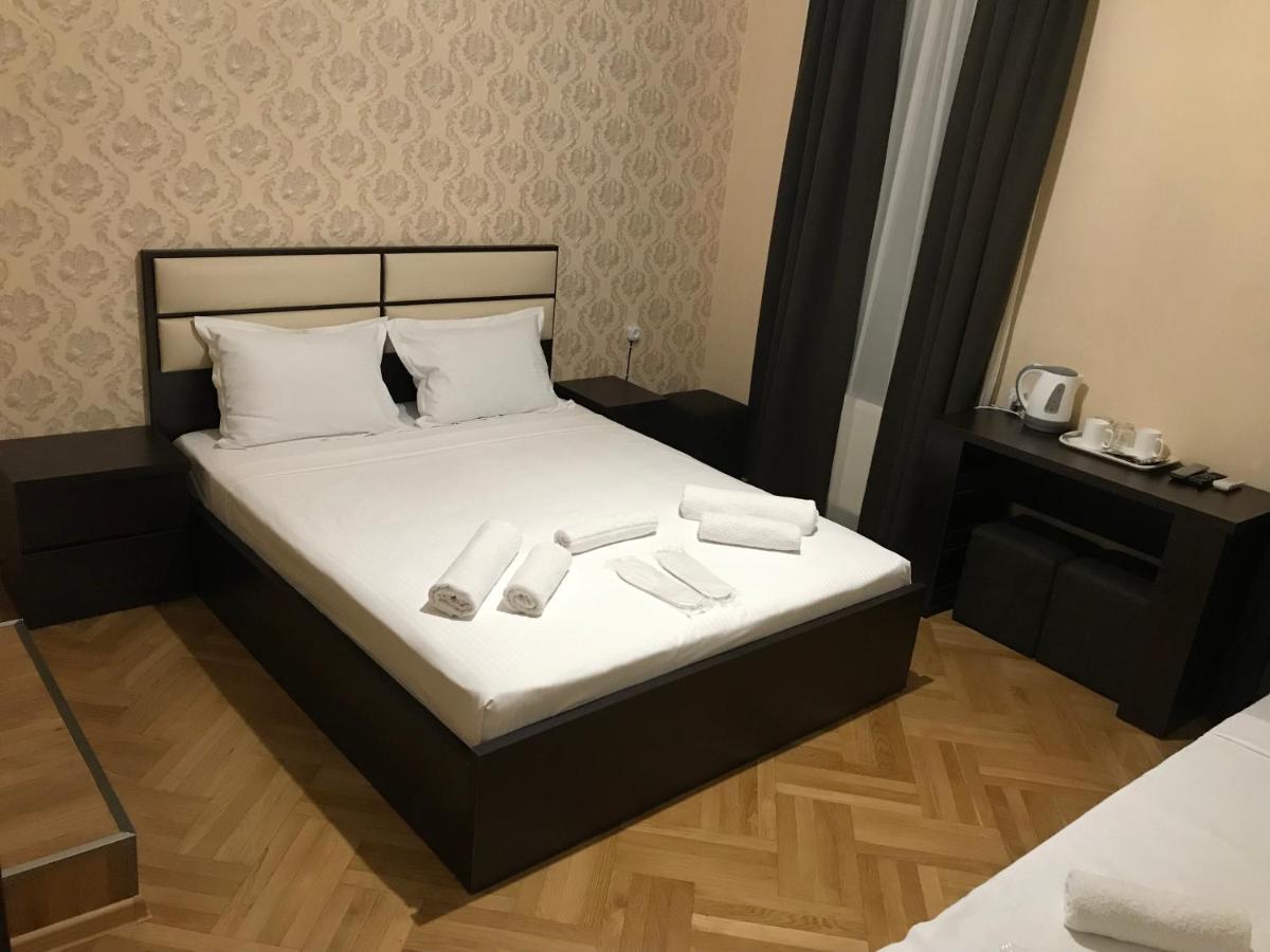 Family Guest House Tbilisi Esterno foto