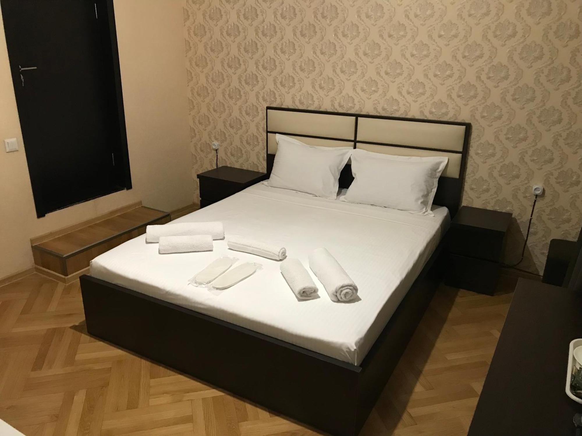 Family Guest House Tbilisi Esterno foto