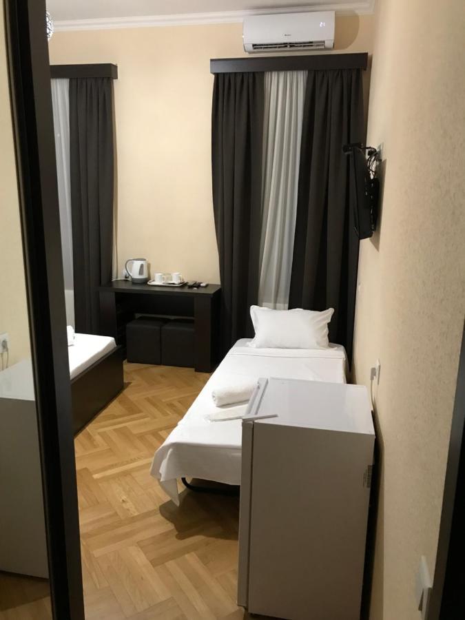 Family Guest House Tbilisi Esterno foto