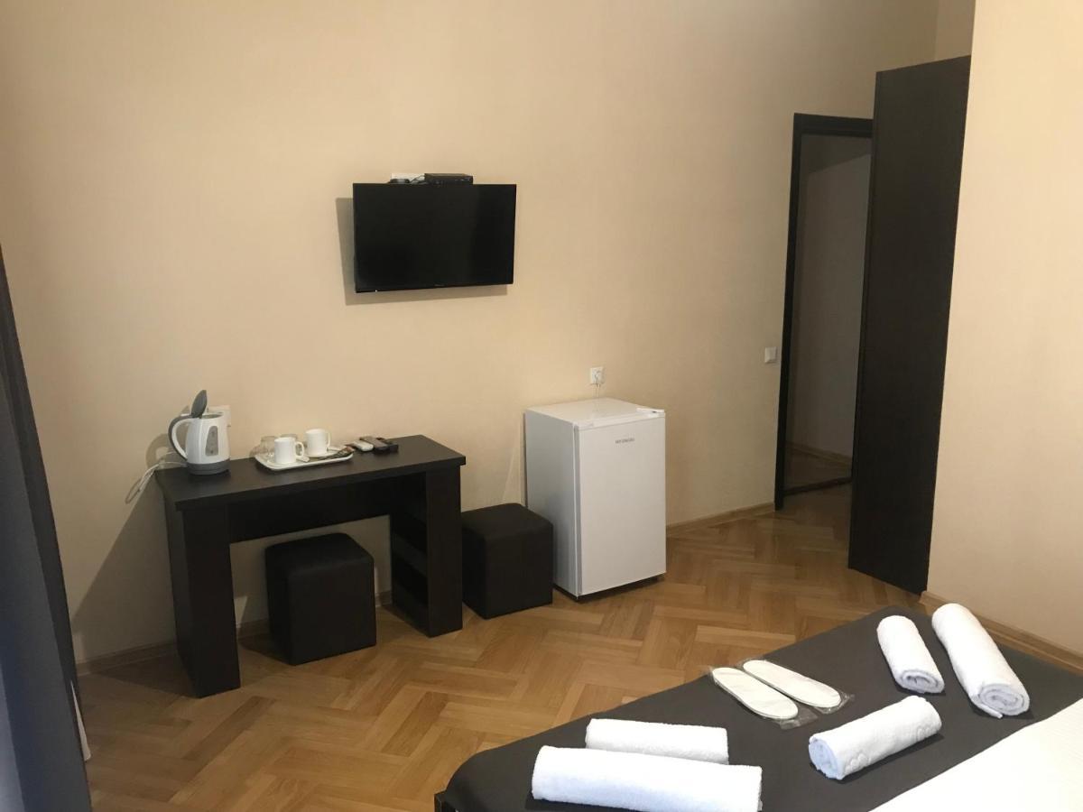 Family Guest House Tbilisi Esterno foto